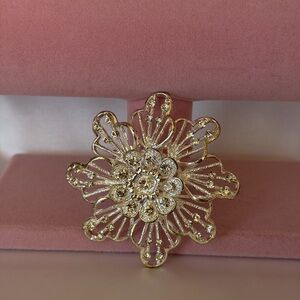 Elegant Silver Crystal Flower Brooch – Rhinestone Floral Pin